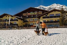 Urlaub mit Hund - Hotel Almfrieden - Aussenansicht