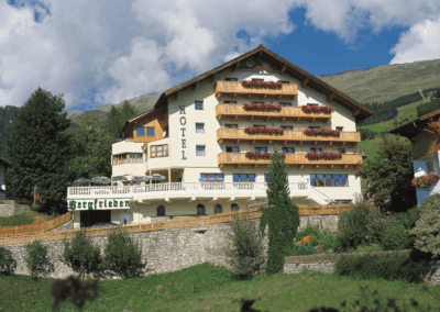 Hotel Bergfrieden Aussenansicht